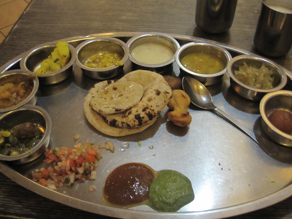 How to Find the Best and Cheapest Thali Meals in Gujarat?