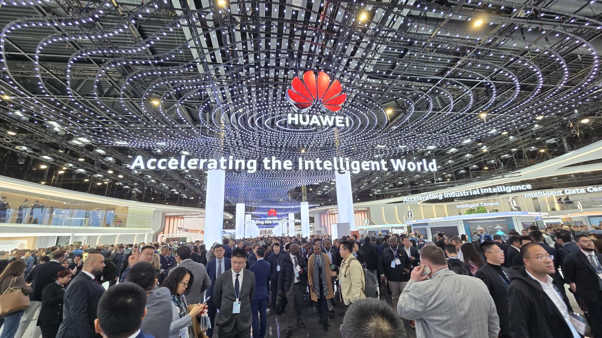 HP partners with blacklisted Huawei for licensing Chinese firm’s WiFi tech