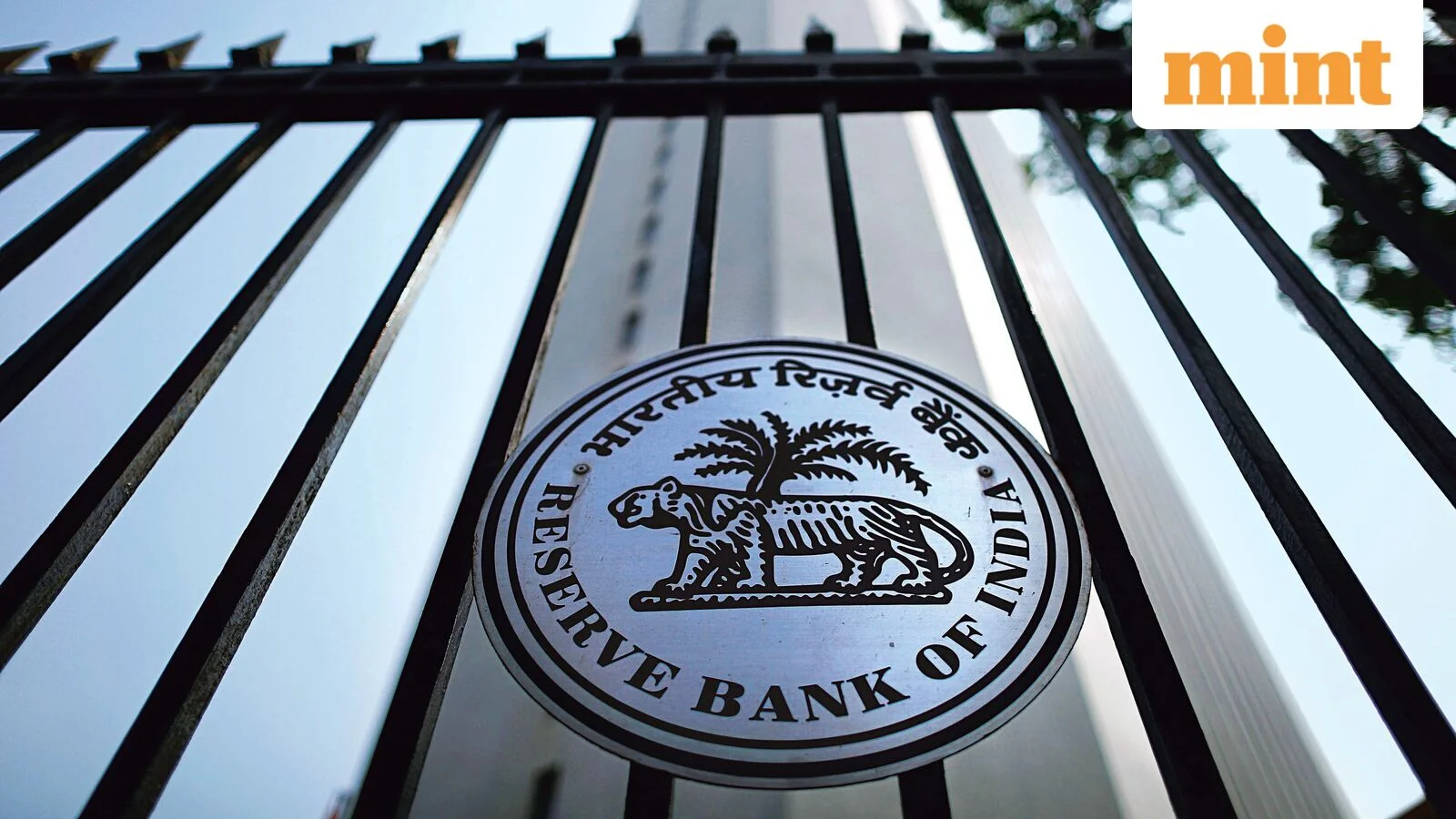 RBI’s early closure of FCNR deposit window sends banks, NRI investors scrambling