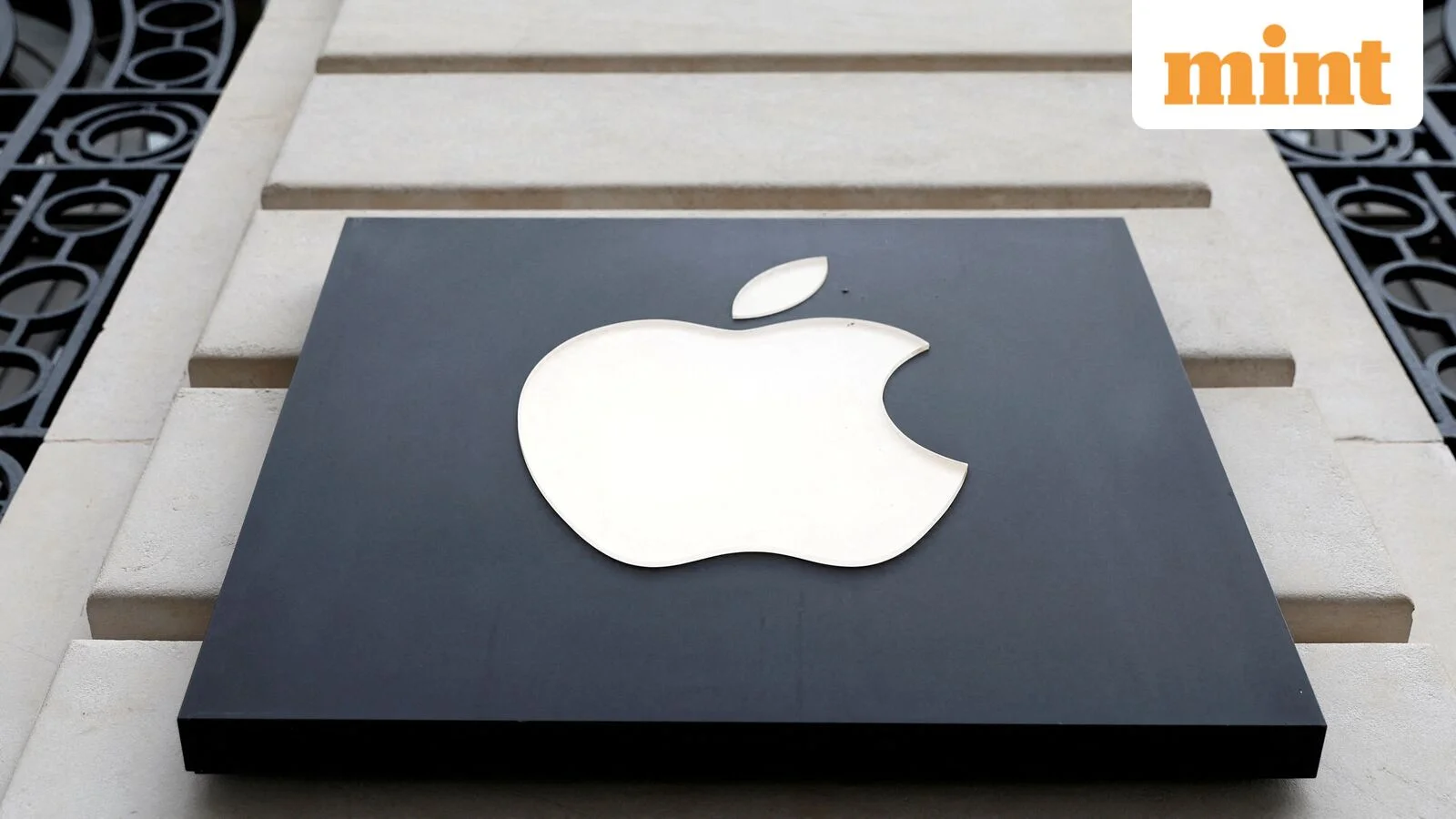 Apple’s iPhone Ultra foldable impresses early testers, but 2 key features may be missing