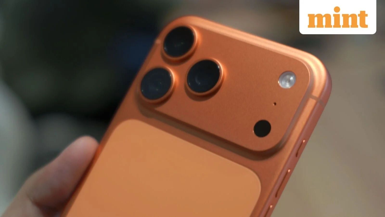 iPhone 17 Pro Max available at ₹1,03,300 on Flipkart, Amazon: Here’s how the deal works