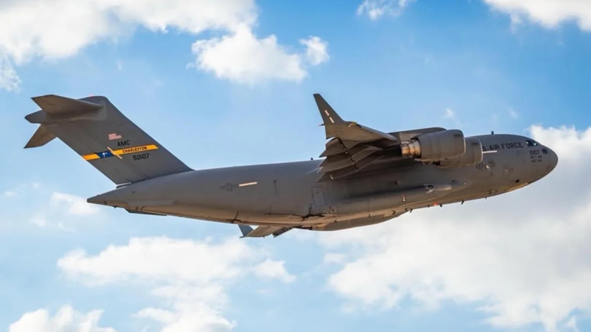 US Air Force C-17 Globemaster lands in Moscow, Kremlin denies knowledge of mysterious flight