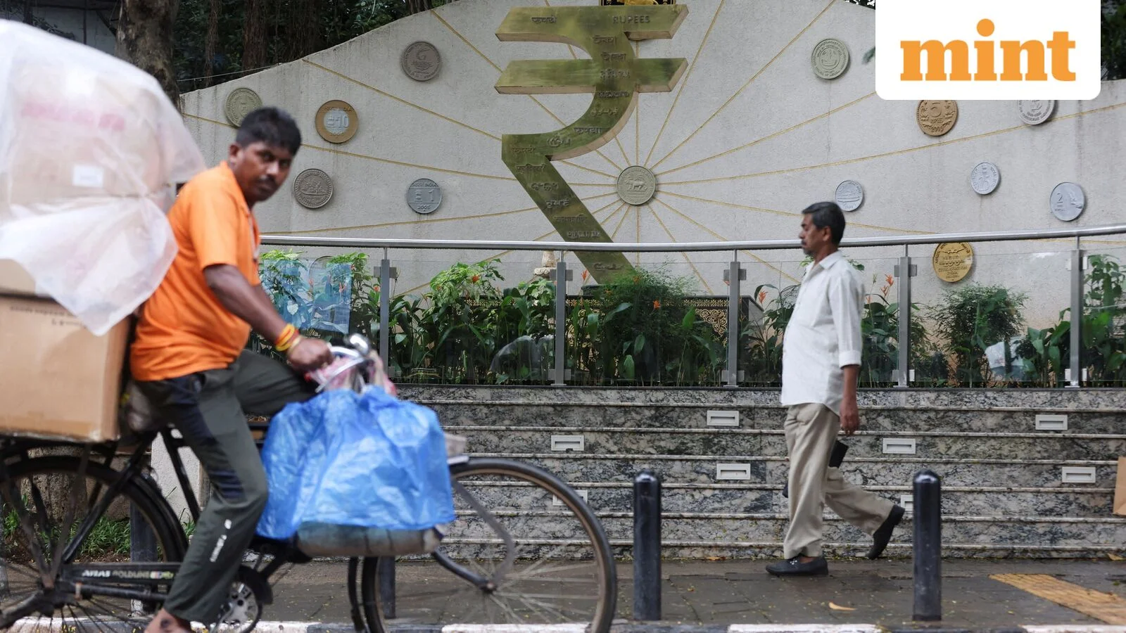 FCNR(B) inflows flood banks, send CD rates tumbling